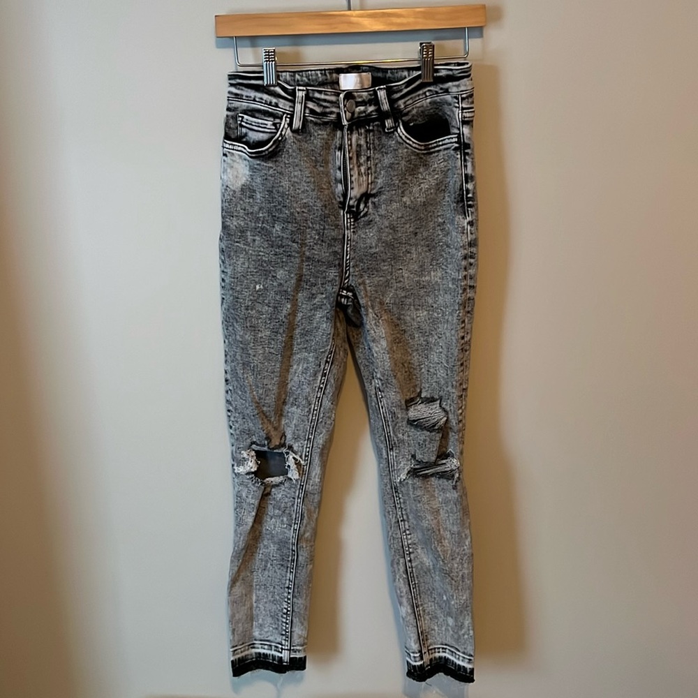 Vervet Distressed Acid Wash Jeans